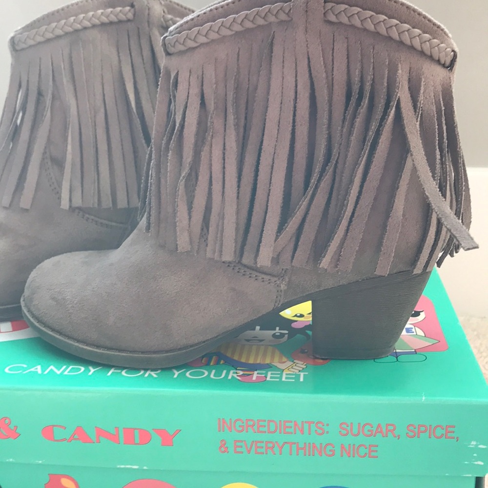 EUC Rock Candy Girl’s Taupe Suede Booties